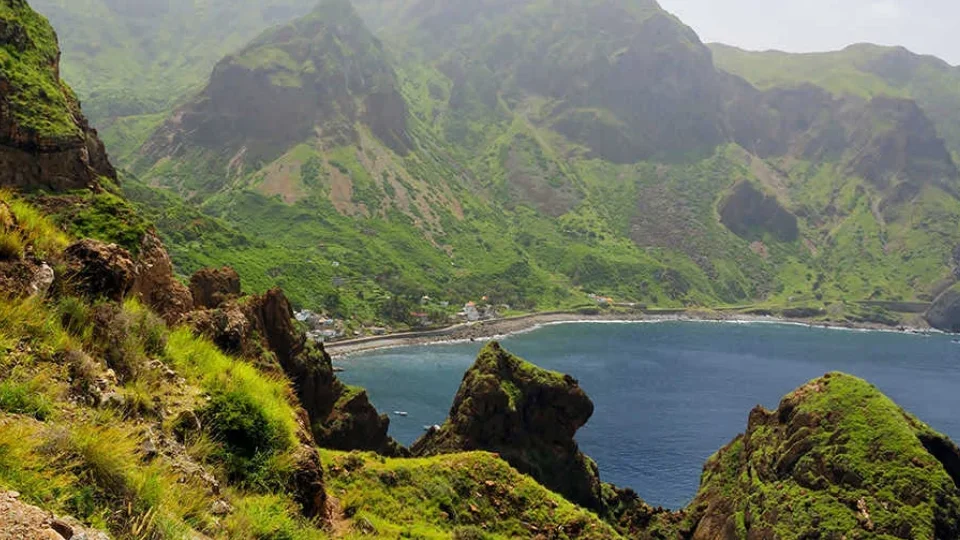 Vallée verdoyante de Brava