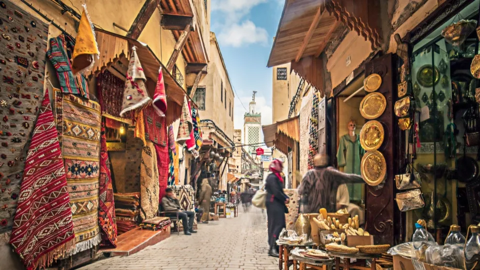 Marché et vie quotidienne dans la médina de Fès
