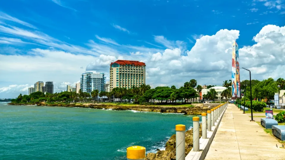 Marché local et scène de vie quotidienne à Santo Domingo